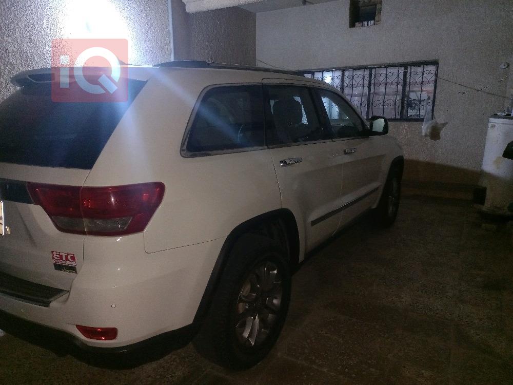 جیپ گراند شیرۆکی